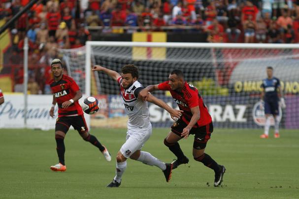 Enquanto o Santa Cruz optou por uma escalao reserva, o Leo surpreendeu ao ir para o clssico com o time titular nesta rodada do Estadual