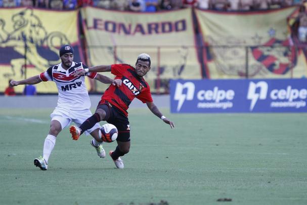 Enquanto o Santa Cruz optou por uma escalao reserva, o Leo surpreendeu ao ir para o clssico com o time titular nesta rodada do Estadual