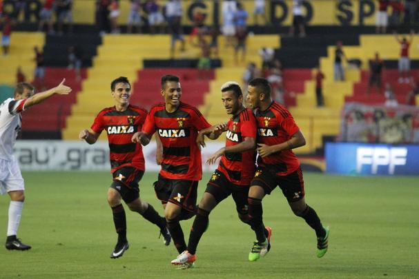 Enquanto o Santa Cruz optou por uma escalao reserva, o Leo surpreendeu ao ir para o clssico com o time titular nesta rodada do Estadual