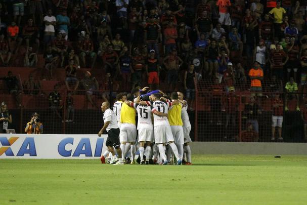 Enquanto o Santa Cruz optou por uma escalao reserva, o Leo surpreendeu ao ir para o clssico com o time titular nesta rodada do Estadual