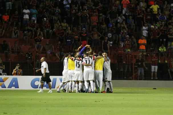 Enquanto o Santa Cruz optou por uma escalao reserva, o Leo surpreendeu ao ir para o clssico com o time titular nesta rodada do Estadual