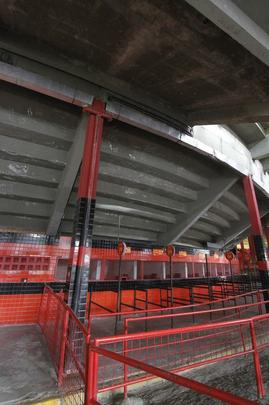 A bilheteria para sócios ganhará um guichê exclusivo para cadeirantes. Bem ao lado, uma entrada de acesso especial foi construída para que esses torcedores possam entrar com maior comodidade. Além disso, no planejamento, um banheiro rente ao muro do portão está no cronograma de obras, também exclusivo para cadeirantes