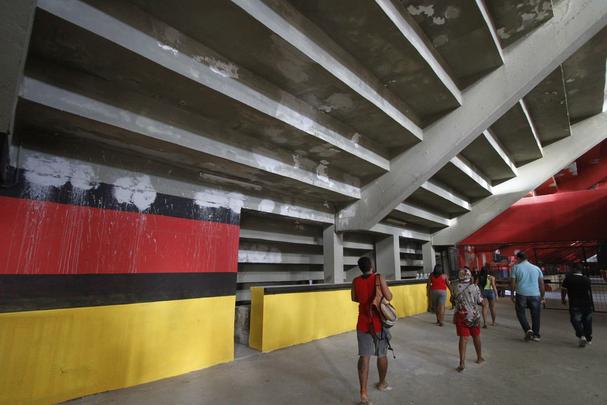 Eliminação das ferragens expostas e das infiltrações na arquibancada das sociais e no setor comum à torcida (acesso a bares e banheiros) está em fase final de obras. Setor é o primeiro a passar por recuperação