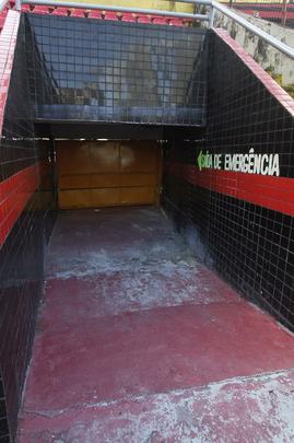 A bilheteria para sócios ganhará um guichê exclusivo para cadeirantes. Bem ao lado, uma entrada de acesso especial foi construída para que esses torcedores possam entrar com maior comodidade. Além disso, no planejamento, um banheiro rente ao muro do portão está no cronograma de obras, também exclusivo para cadeirantes