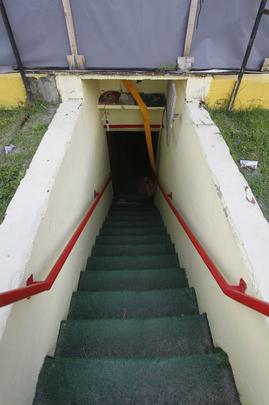 Os túneis de acesso ao gramado dos visitantes (sem grama sintética) e dos mandantes (com a grama), bem como o de imprensa e arbitragem, também passaram por uma recente reforma para evitar os constantes alagamentos. A intenção do clube é aprimorar ainda mais o corredor, porém um problema ainda precisa ser solucionado: a umidade do local. Segundo a engenharia, as bombas d'água são mantidas porque o túnel é inferior ao nível do rio Capibaribe e, quando ele enche, o local sofre com a água. A ideia, após a solução, é adesivar todos os túneis