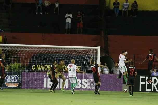 Na penltima rodada do hexagonal do ttulo no Pernambucano, Leo escalou a equipe sub-20 para a partida, enquanto o Salgueiro, j garantido como lder da fase, entrou em campo com o time principal. Joo Victor marcou o primeiro gol contra, para o Salgueiro. ndio e Fbio viraram o placar para o Leo, mas lvaro empatou o jogo novamente.
