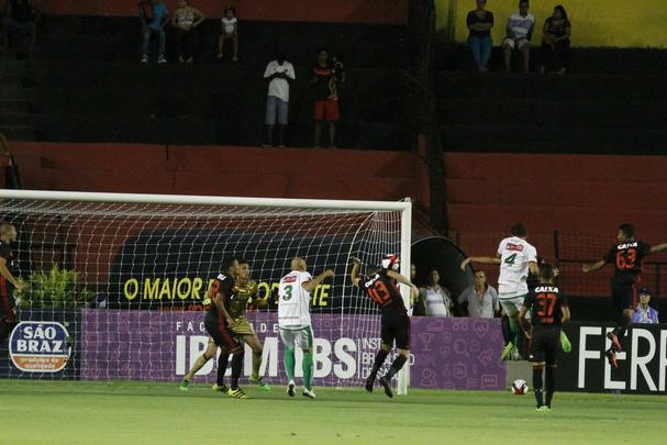Na penltima rodada do hexagonal do ttulo no Pernambucano, Leo escalou a equipe sub-20 para a partida, enquanto o Salgueiro, j garantido como lder da fase, entrou em campo com o time principal. Joo Victor marcou o primeiro gol contra, para o Salgueiro. ndio e Fbio viraram o placar para o Leo, mas lvaro empatou o jogo novamente.