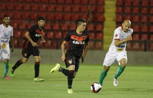 Na pen�ltima rodada do hexagonal do t�tulo no Pernambucano, Le�o escalou a equipe sub-20 para a partida, enquanto o Salgueiro, j� garantido como l�der da fase, entrou em campo com o time principal. Jo�o Victor marcou o primeiro gol contra, para o Salgueiro. �ndio e F�bio viraram o placar para o Le�o, mas �lvaro empatou o jogo novamente.
