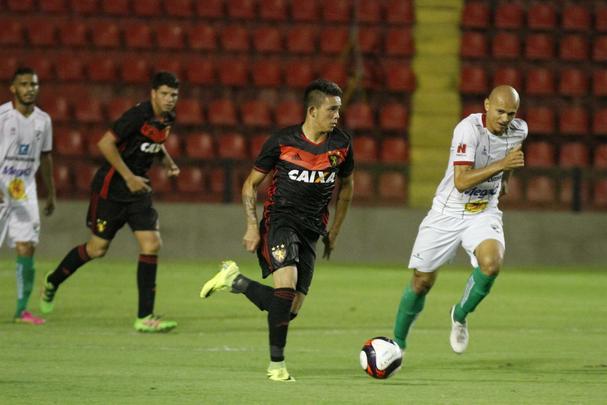 Na penltima rodada do hexagonal do ttulo no Pernambucano, Leo escalou a equipe sub-20 para a partida, enquanto o Salgueiro, j garantido como lder da fase, entrou em campo com o time principal. Joo Victor marcou o primeiro gol contra, para o Salgueiro. ndio e Fbio viraram o placar para o Leo, mas lvaro empatou o jogo novamente.