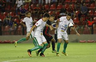 Na pen�ltima rodada do hexagonal do t�tulo no Pernambucano, Le�o escalou a equipe sub-20 para a partida, enquanto o Salgueiro, j� garantido como l�der da fase, entrou em campo com o time principal. Jo�o Victor marcou o primeiro gol contra, para o Salgueiro. �ndio e F�bio viraram o placar para o Le�o, mas �lvaro empatou o jogo novamente.