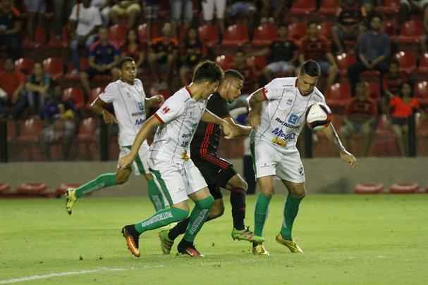 Na penltima rodada do hexagonal do ttulo no Pernambucano, Leo escalou a equipe sub-20 para a partida, enquanto o Salgueiro, j garantido como lder da fase, entrou em campo com o time principal. Joo Victor marcou o primeiro gol contra, para o Salgueiro. ndio e Fbio viraram o placar para o Leo, mas lvaro empatou o jogo novamente.