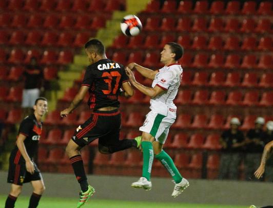 Na penltima rodada do hexagonal do ttulo no Pernambucano, Leo escalou a equipe sub-20 para a partida, enquanto o Salgueiro, j garantido como lder da fase, entrou em campo com o time principal. Joo Victor marcou o primeiro gol contra, para o Salgueiro. ndio e Fbio viraram o placar para o Leo, mas lvaro empatou o jogo novamente.