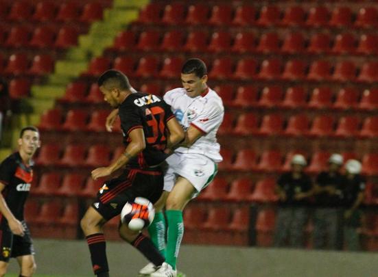 Na penltima rodada do hexagonal do ttulo no Pernambucano, Leo escalou a equipe sub-20 para a partida, enquanto o Salgueiro, j garantido como lder da fase, entrou em campo com o time principal. Joo Victor marcou o primeiro gol contra, para o Salgueiro. ndio e Fbio viraram o placar para o Leo, mas lvaro empatou o jogo novamente.