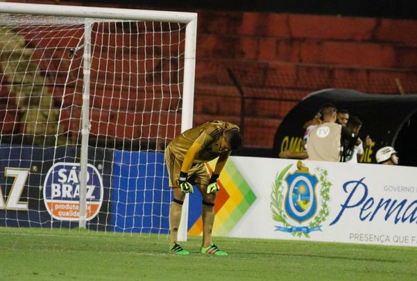 Na penltima rodada do hexagonal do ttulo no Pernambucano, Leo escalou a equipe sub-20 para a partida, enquanto o Salgueiro, j garantido como lder da fase, entrou em campo com o time principal. Joo Victor marcou o primeiro gol contra, para o Salgueiro. ndio e Fbio viraram o placar para o Leo, mas lvaro empatou o jogo novamente.