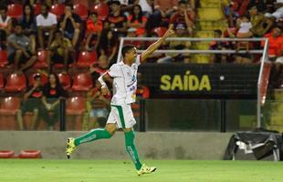 Na pen�ltima rodada do hexagonal do t�tulo no Pernambucano, Le�o escalou a equipe sub-20 para a partida, enquanto o Salgueiro, j� garantido como l�der da fase, entrou em campo com o time principal. Jo�o Victor marcou o primeiro gol contra, para o Salgueiro. �ndio e F�bio viraram o placar para o Le�o, mas �lvaro empatou o jogo novamente.