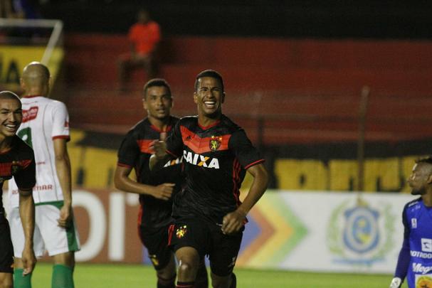 Na penltima rodada do hexagonal do ttulo no Pernambucano, Leo escalou a equipe sub-20 para a partida, enquanto o Salgueiro, j garantido como lder da fase, entrou em campo com o time principal. Joo Victor marcou o primeiro gol contra, para o Salgueiro. ndio e Fbio viraram o placar para o Leo, mas lvaro empatou o jogo novamente.