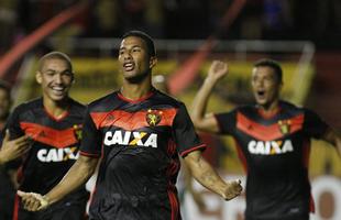 Na pen�ltima rodada do hexagonal do t�tulo no Pernambucano, Le�o escalou a equipe sub-20 para a partida, enquanto o Salgueiro, j� garantido como l�der da fase, entrou em campo com o time principal. Jo�o Victor marcou o primeiro gol contra, para o Salgueiro. �ndio e F�bio viraram o placar para o Le�o, mas �lvaro empatou o jogo novamente.