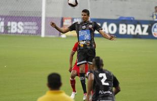 Em jogo tecnicamente fraco, Nutico e Central duelaram perante a uma Arena de Pernambuco s moscas pelo Campeonato Pernambucano