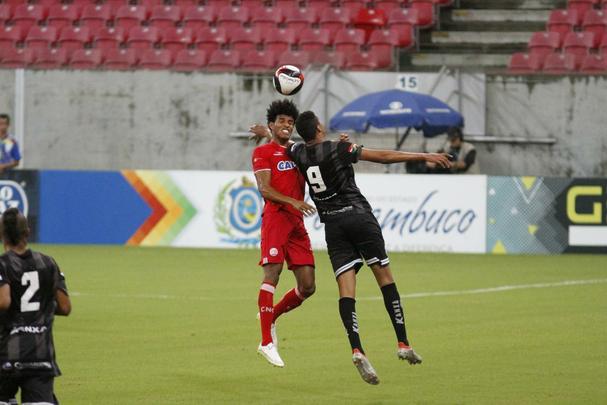 Em jogo tecnicamente fraco, Nutico e Central duelaram perante a uma Arena de Pernambuco s moscas pelo Campeonato Pernambucano