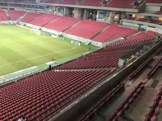 Em jogo tecnicamente fraco, Náutico e Central duelaram perante a uma Arena de Pernambuco às moscas pelo Campeonato Pernambucano