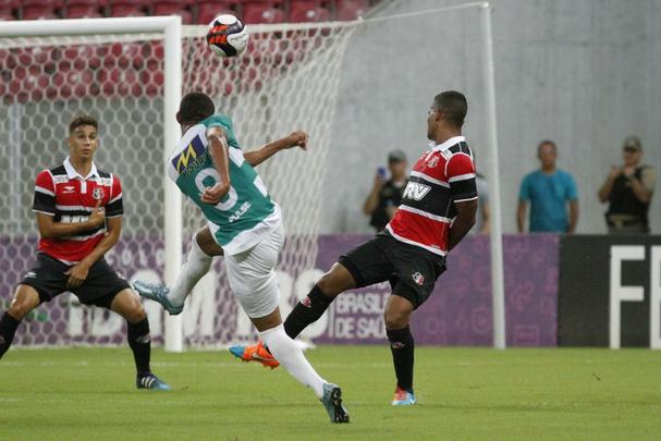 Em jogo sem grande presença de público, o já eliminado Belo Jardim recebeu o Santa Cruz na Arena de Pernambuco pela penúltima rodada do Campeonato Pernambucano