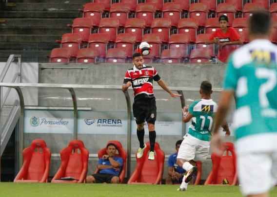 Em jogo sem grande presena de pblico, o j eliminado Belo Jardim recebeu o Santa Cruz na Arena de Pernambuco pela penltima rodada do Campeonato Pernambucano