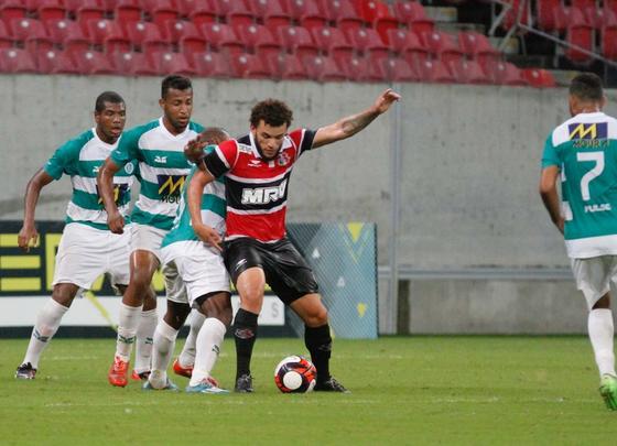 Em jogo sem grande presena de pblico, o j eliminado Belo Jardim recebeu o Santa Cruz na Arena de Pernambuco pela penltima rodada do Campeonato Pernambucano