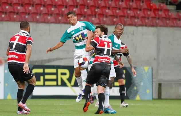 Em jogo sem grande presena de pblico, o j eliminado Belo Jardim recebeu o Santa Cruz na Arena de Pernambuco pela penltima rodada do Campeonato Pernambucano