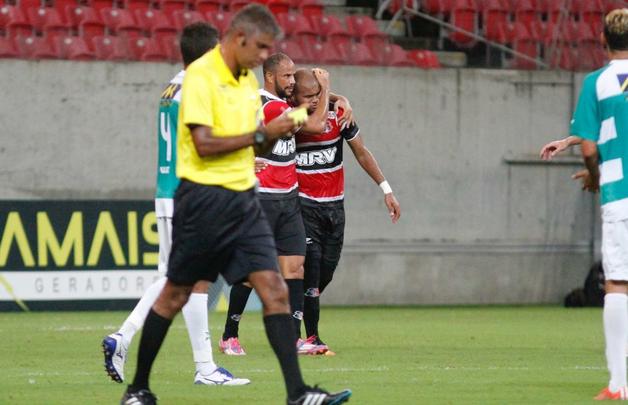 Em jogo sem grande presena de pblico, o j eliminado Belo Jardim recebeu o Santa Cruz na Arena de Pernambuco pela penltima rodada do Campeonato Pernambucano