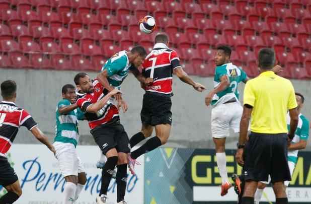 Em jogo sem grande presena de pblico, o j eliminado Belo Jardim recebeu o Santa Cruz na Arena de Pernambuco pela penltima rodada do Campeonato Pernambucano