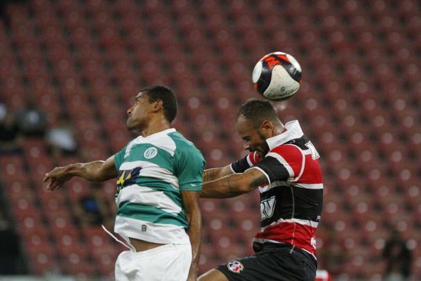 Em jogo sem grande presena de pblico, o j eliminado Belo Jardim recebeu o Santa Cruz na Arena de Pernambuco pela penltima rodada do Campeonato Pernambucano