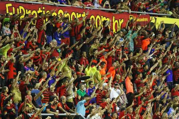 Com gols de Rithely e Diego Souza, Rubro-negro encerrou o primeiro tempo em vantagem no placar: 2 a 0.