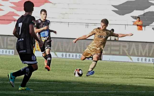 Jogando com o time reserva, o Sport fez uma partida sem brilho contra o Central, lanterna do hexagonal do ttulo do Pernambucano