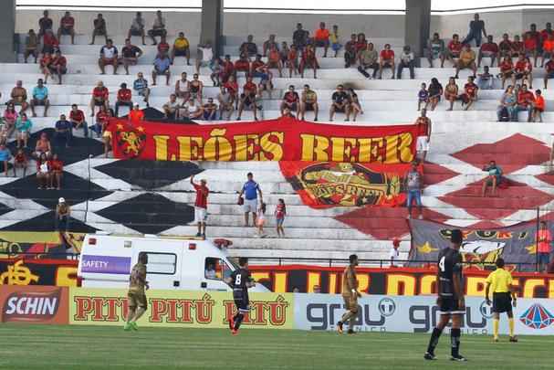 Jogando com o time reserva, o Sport fez uma partida sem brilho contra o Central, lanterna do hexagonal do ttulo do Pernambucano