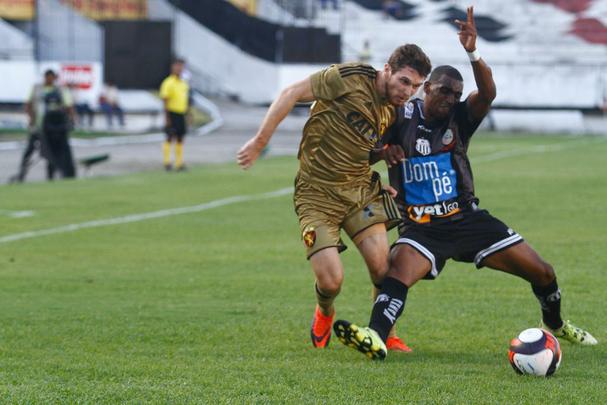 Jogando com o time reserva, o Sport fez uma partida sem brilho contra o Central, lanterna do hexagonal do ttulo do Pernambucano
