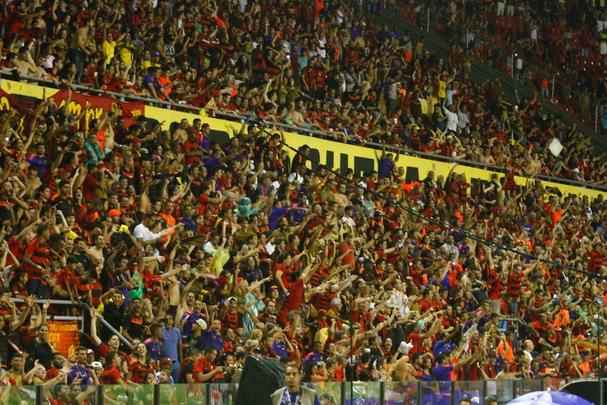 Rubro-negros e alvirrubros deixam deciso da semi em aberto aps vantagem magra do Leo, na Ilha