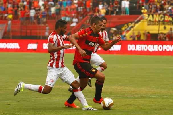 Rubro-negros e alvirrubros deixam deciso da semifinal para a Arena de Pernambuco aps placar mnimo