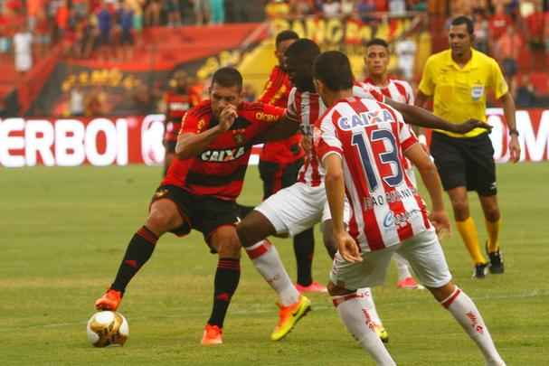 Rubro-negros e alvirrubros deixam deciso da semifinal para a Arena de Pernambuco aps placar mnimo