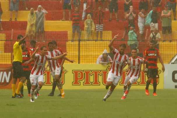 Rubro-negros e alvirrubros deixam deciso da semifinal para a Arena de Pernambuco aps placar mnimo