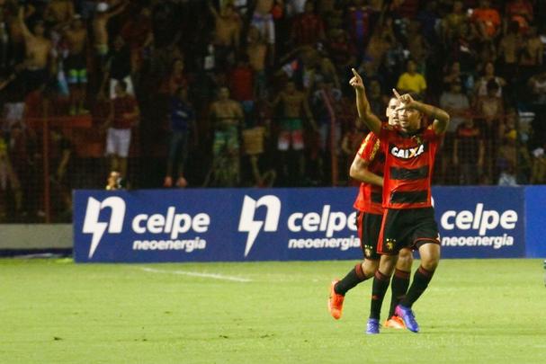 Rubro-negros e alvirrubros deixam deciso da semifinal para a Arena de Pernambuco aps placar mnimo