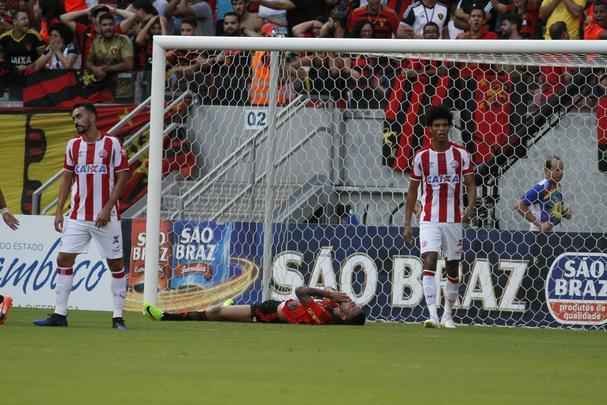 Jogo foi marcado pelo equilbrio, principalmente, no primeiro tempo. Nutico abriu o placar, com Giovanni, mas logo em seguida o Sport chegou ao empate, com o zagueiro Matheus Ferraz