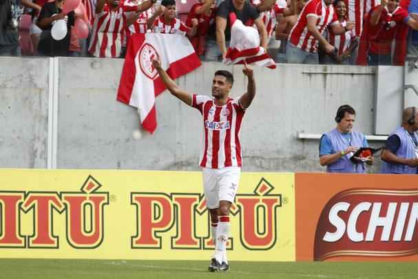 Jogo foi marcado pelo equilbrio, principalmente, no primeiro tempo. Nutico abriu o placar, com Giovanni, mas logo em seguida o Sport chegou ao empate, com o zagueiro Matheus Ferraz