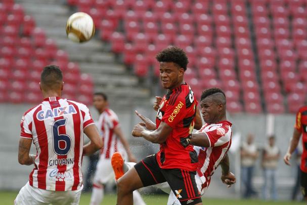 Jogo foi marcado pelo equilbrio, principalmente, no primeiro tempo. Nutico abriu o placar, com Giovanni, mas logo em seguida o Sport chegou ao empate, com o zagueiro Matheus Ferraz