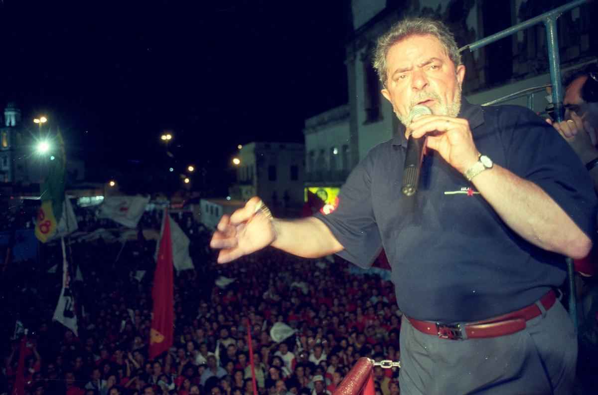Lula era o presidente do Brasil, ainda em seu primeiro mandato