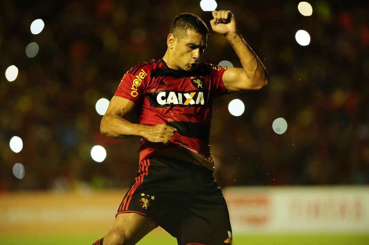 Com gols de Diego Souza pelo Leo e Lo Costa e Pitbull pelo Tricolor, o Rubro-negro foi derrotado na Ilha do Retiro por 2 a 1. Com o resultado, o Santa Cruz leva a vantagem do empate para o Arruda pela semifinal da Copa do Nordeste.