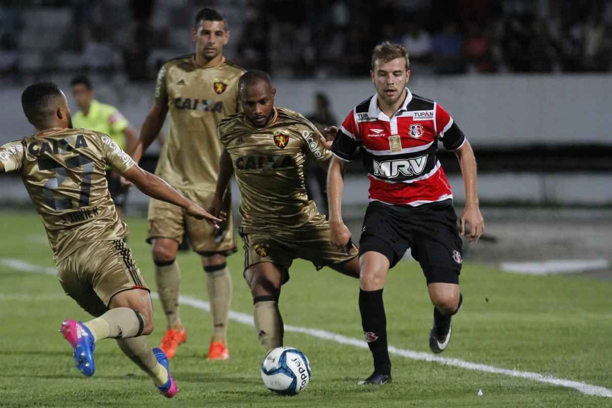 Duelo entre Santa Cruz e Sport vale uma vaga na final da Copa do Nordeste 2017