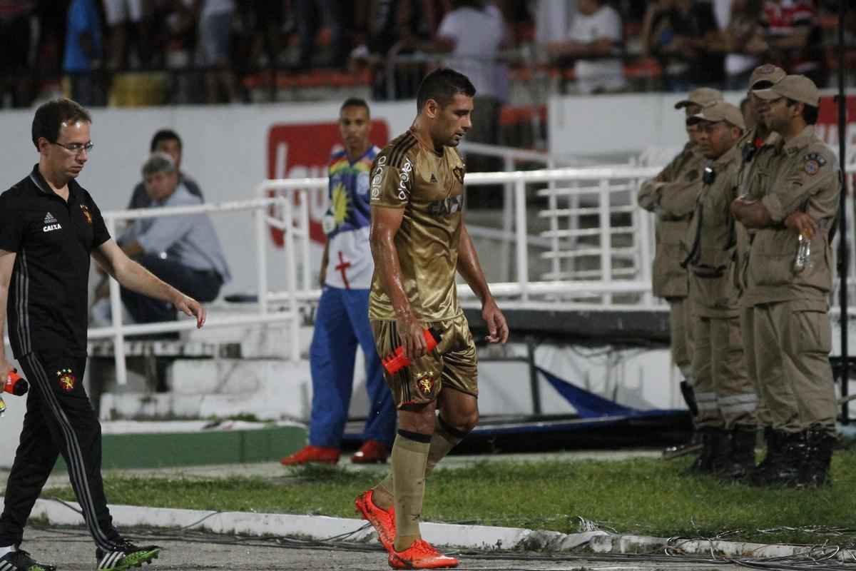 Duelo entre Santa Cruz e Sport vale uma vaga na final da Copa do Nordeste 2017