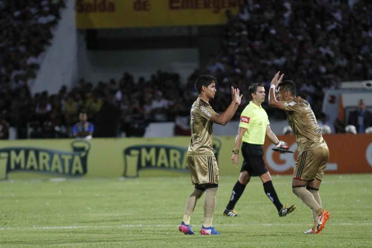 Duelo entre Santa Cruz e Sport vale uma vaga na final da Copa do Nordeste 2017