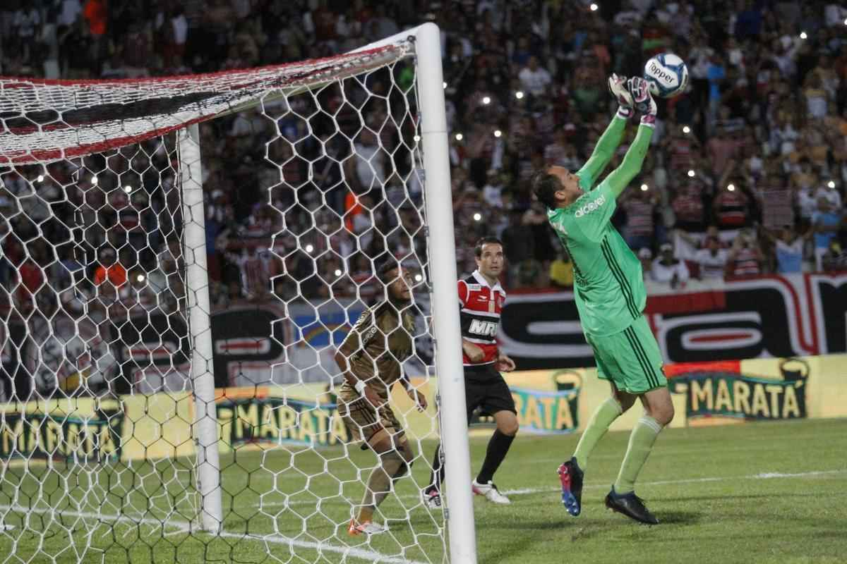 Duelo entre Santa Cruz e Sport vale uma vaga na final da Copa do Nordeste 2017