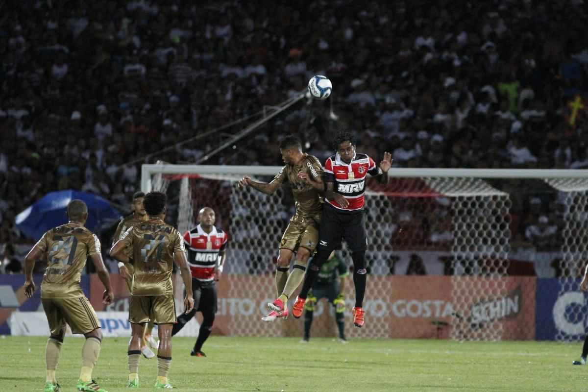 Duelo entre Santa Cruz e Sport vale uma vaga na final da Copa do Nordeste 2017
